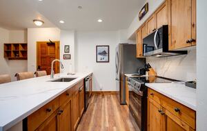 Exquisite Four-Bedroom Residence with Premier Resort Access - Steamboat Springs, Colorado