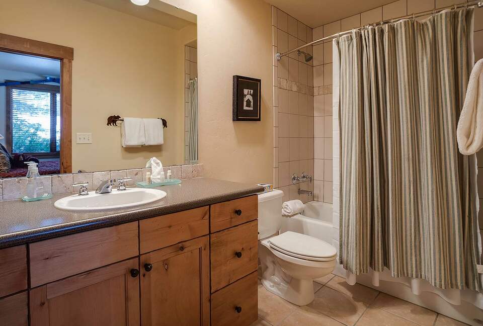 Exquisite Four-Bedroom Residence with Premier Resort Access - Steamboat Springs, Colorado