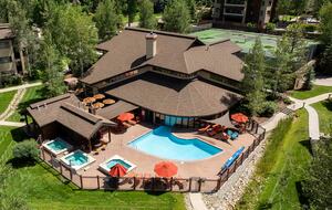 Exquisite Four-Bedroom Residence with Premier Resort Access - Steamboat Springs, Colorado