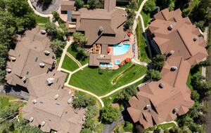 Exquisite Four-Bedroom Residence with Premier Resort Access - Steamboat Springs, Colorado