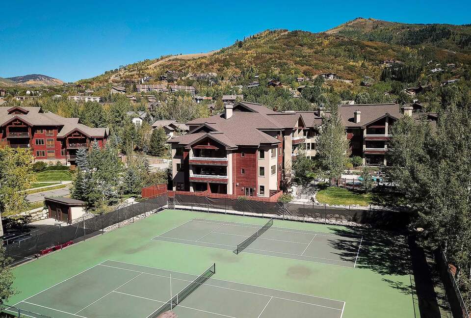 Exquisite Four-Bedroom Residence with Premier Resort Access - Steamboat Springs, Colorado
