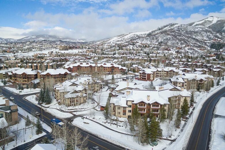 Exquisite Four-Bedroom Residence with Premier Resort Access - Steamboat Springs, Colorado