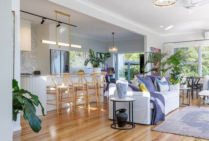 Sunsets & Sea Breezes Above Palm Beach - Waiheke Island, New Zealand