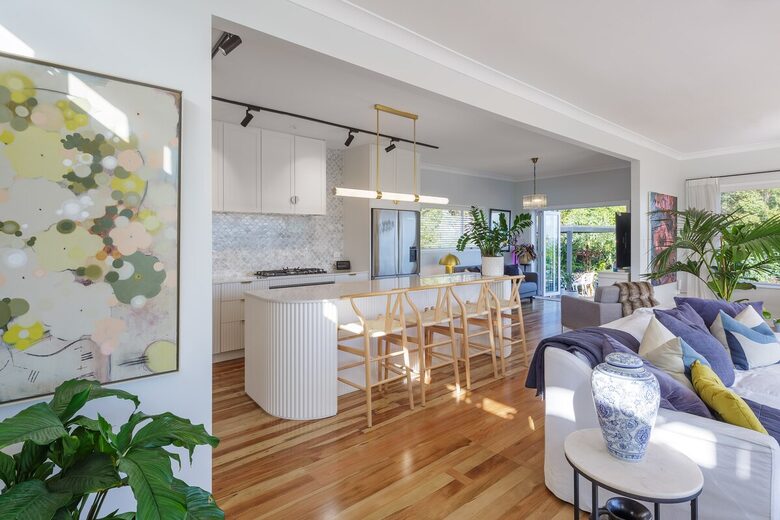 Sunsets & Sea Breezes Above Palm Beach - Waiheke Island, New Zealand