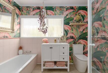 Sunsets & Sea Breezes Above Palm Beach - Waiheke Island, New Zealand