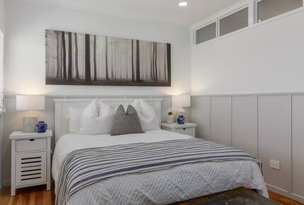 Sunsets & Sea Breezes Above Palm Beach - Waiheke Island, New Zealand