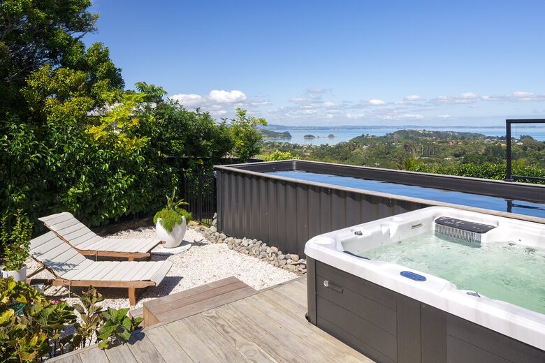 Sunsets & Sea Breezes Above Palm Beach - Waiheke Island, New Zealand