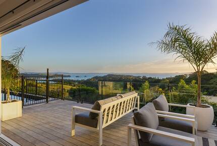 Sunsets & Sea Breezes Above Palm Beach - Waiheke Island, New Zealand