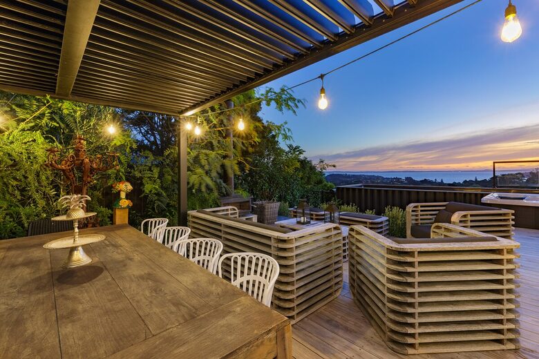 Sunsets & Sea Breezes Above Palm Beach - Waiheke Island, New Zealand