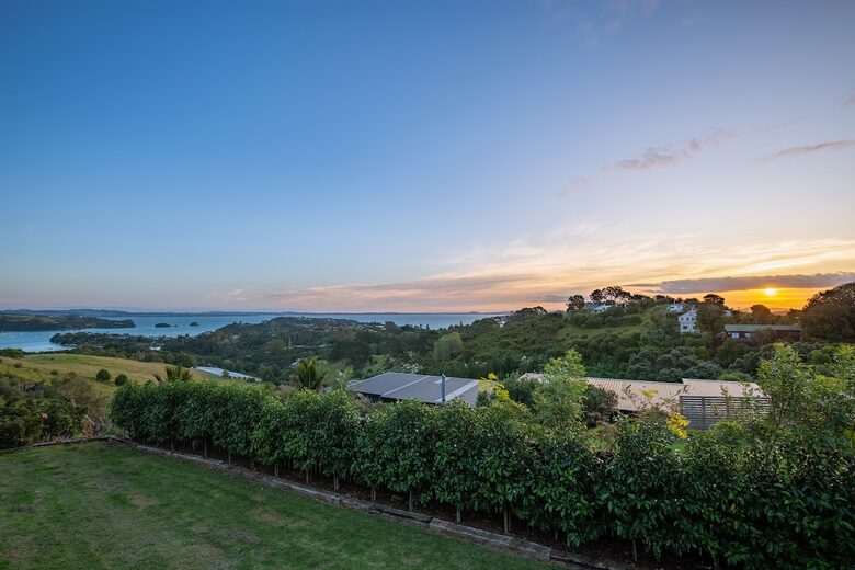 Sunsets & Sea Breezes Above Palm Beach - Waiheke Island, New Zealand