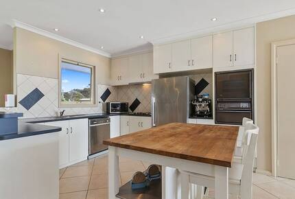 Oceanfront Serenity | Marengo’s Coastal Gem - Marengo, Australia