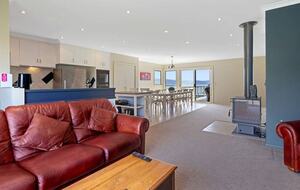 Oceanfront Serenity | Marengo’s Coastal Gem - Marengo, Australia