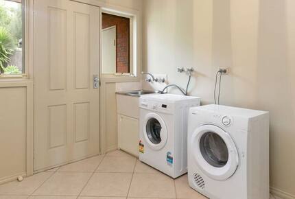 Oceanfront Serenity | Marengo’s Coastal Gem - Marengo, Australia