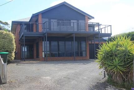 Oceanfront Serenity | Marengo’s Coastal Gem - Marengo, Australia