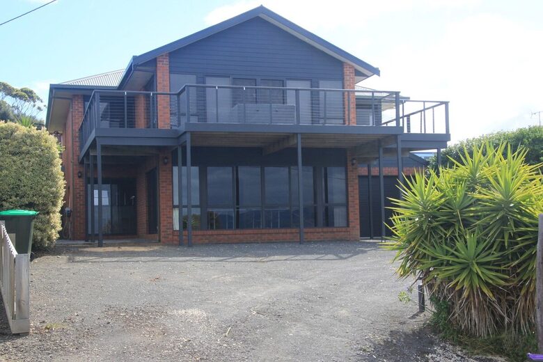 Oceanfront Serenity | Marengo’s Coastal Gem - Marengo, Australia