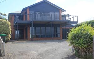 Oceanfront Serenity | Marengo’s Coastal Gem - Marengo, Australia