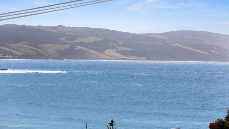 Oceanfront Serenity | Marengo’s Coastal Gem - Marengo, Australia