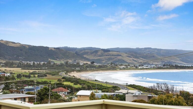 Oceanfront Serenity | Marengo’s Coastal Gem - Marengo, Australia