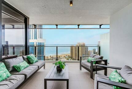 Luxury Ocean View Spa Apartment - Gold Coast, Australia
