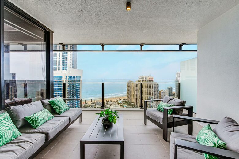 Luxury Ocean View Spa Apartment - Gold Coast, Australia