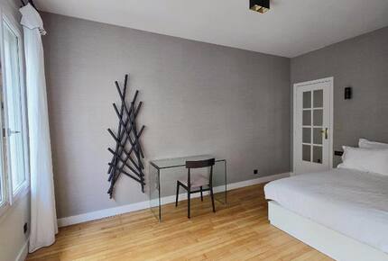 Elegant Parisian Retreat Near Luxembourg Gardens - Paris, France