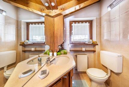 Lakeview Retreat in the Heart of the Dolomites - Auronzo di Cadore, Italy