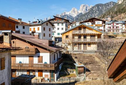 Lakeview Retreat in the Heart of the Dolomites - Auronzo di Cadore, Italy