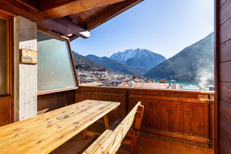 Lakeview Retreat in the Heart of the Dolomites - Auronzo di Cadore, Italy