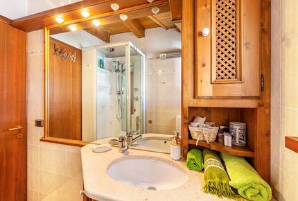 Lakeview Retreat in the Heart of the Dolomites - Auronzo di Cadore, Italy
