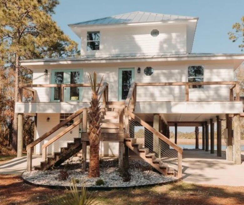 Carrabelle’s Refined Boater’s Escape - Carrabelle, Florida