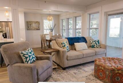 Carrabelle’s Refined Boater’s Escape - Carrabelle, Florida