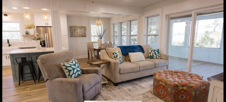 Carrabelle’s Refined Boater’s Escape - Carrabelle, Florida