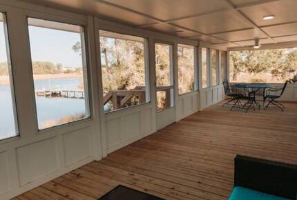 Carrabelle’s Refined Boater’s Escape - Carrabelle, Florida