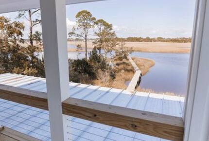 Carrabelle’s Refined Boater’s Escape - Carrabelle, Florida