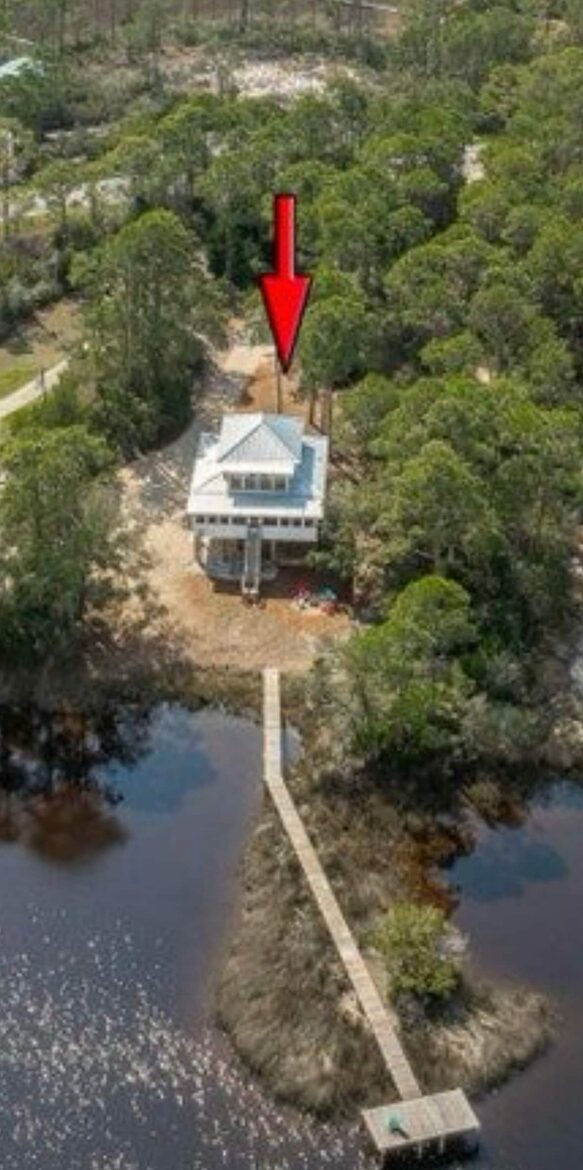 Carrabelle’s Refined Boater’s Escape - Carrabelle, Florida