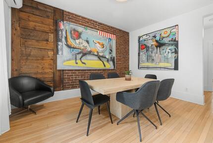 Historic Charm Meets City Comfort - Québec City, Canada