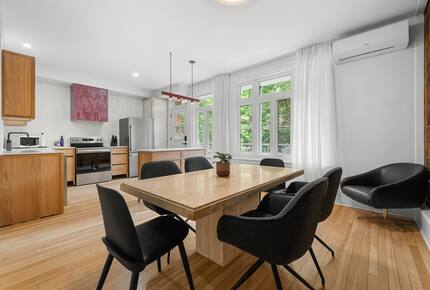 Historic Charm Meets City Comfort - Québec City, Canada