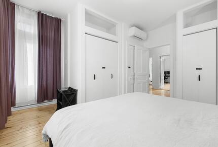 Historic Charm Meets City Comfort - Québec City, Canada