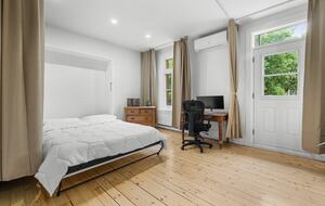 Historic Charm Meets City Comfort - Québec City, Canada