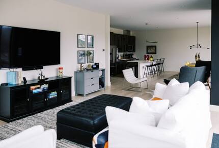 The Nest: Elegant Penthouse at TC Commons - Traverse City, Michigan