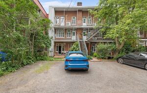 Historic Charm Meets City Comfort - Québec City, Canada
