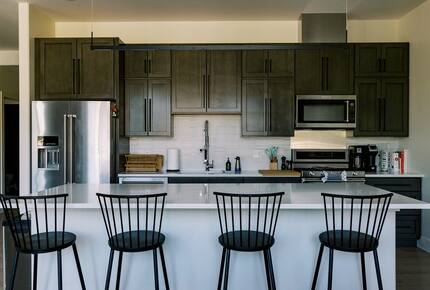 The Nest: Elegant Penthouse at TC Commons - Traverse City, Michigan