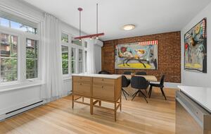 Historic Charm Meets City Comfort - Québec City, Canada