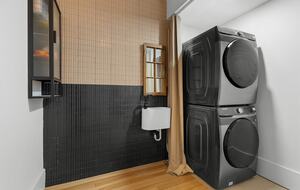 Historic Charm Meets City Comfort - Québec City, Canada