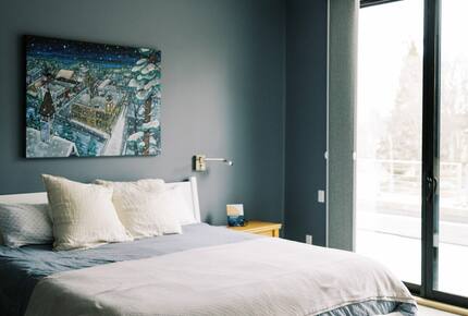 The Nest: Elegant Penthouse at TC Commons - Traverse City, Michigan