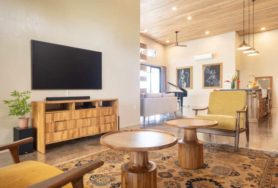 Musicians Paradise with Outrageous Ocean and Mountain Views - Ojochal, Costa Rica