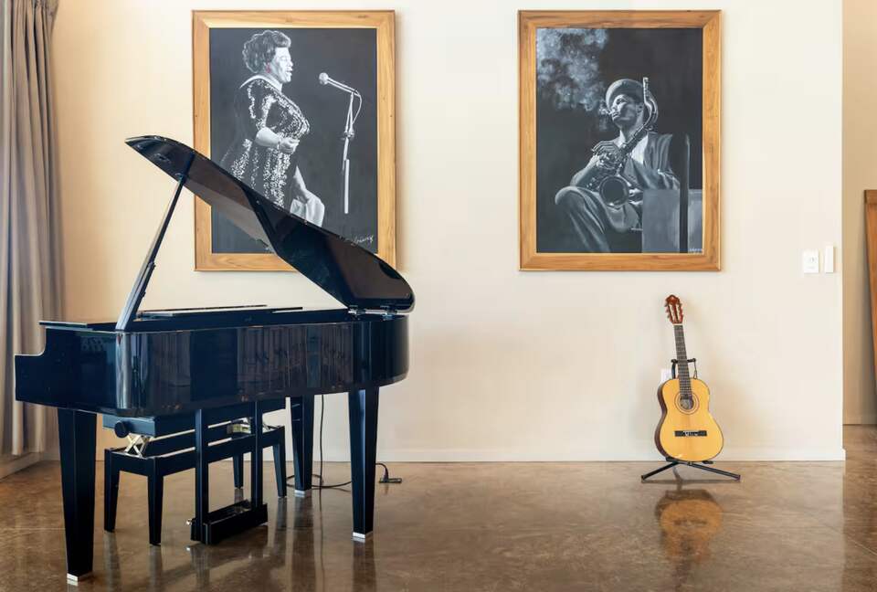 Musicians Paradise with Outrageous Ocean and Mountain Views - Ojochal, Costa Rica