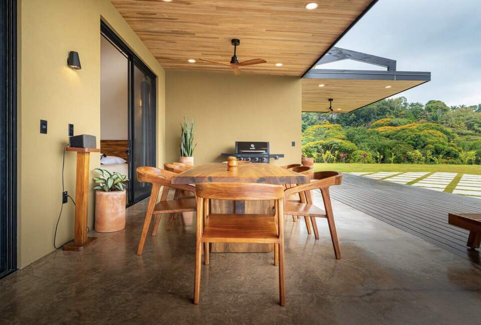 Musicians Paradise with Outrageous Ocean and Mountain Views - Ojochal, Costa Rica