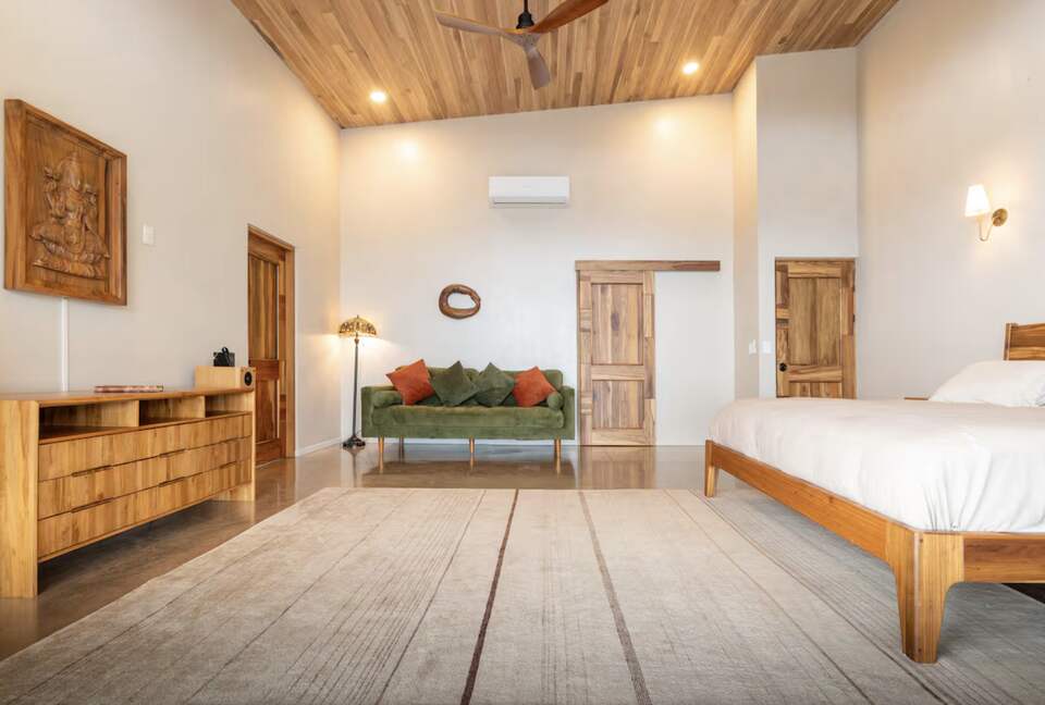 Musicians Paradise with Outrageous Ocean and Mountain Views - Ojochal, Costa Rica