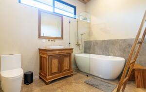 Musicians Paradise with Outrageous Ocean and Mountain Views - Ojochal, Costa Rica